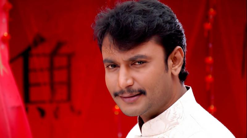 ದರ್ಶನ್ ಮನೆ ಮುಂದೆ ನಿಂತಿವೆ ಸಾಲು ಸಾಲು ಆಟೋಗಳು!