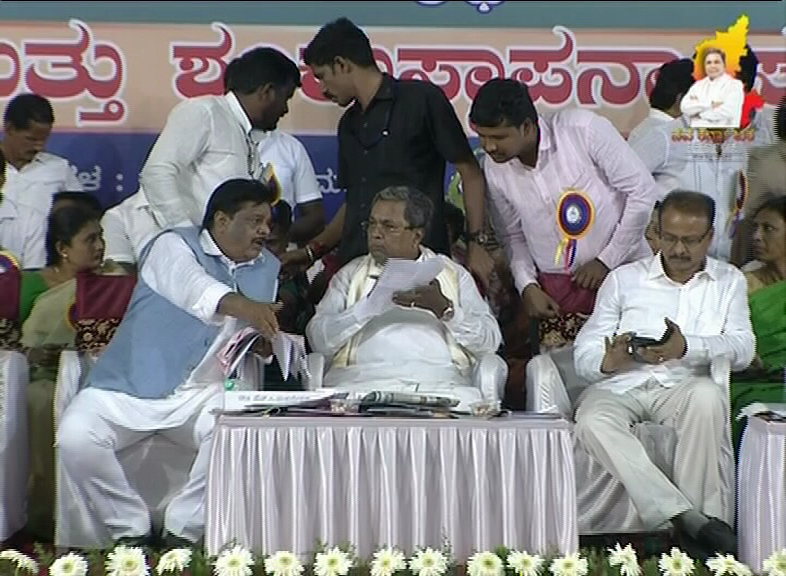 Exclusive: ಮುಖ್ಯಮಂತ್ರಿ ಸಿದ್ದರಾಮಯ್ಯ- ಸಚಿವ ಮಹದೇವಪ್ಪ ಮಧ್ಯೆ ಮುನಿಸು?