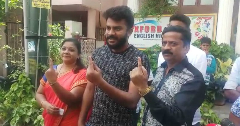 ಮತ ಚಲಾಯಿಸಿ ಹಾಡು ಹಾಡಿದ ಚಂದನ್ ಶೆಟ್ಟಿ!