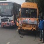 ಬಿಎಂಟಿಸಿಗೆ ಶಾಲಾ ವಾಹನ ಡಿಕ್ಕಿ -ಅದೃಷ್ಟವಶಾತ್ ಪ್ರಾಣಾಪಾಯದಿಂದ ಮಕ್ಕಳು ಪಾರು