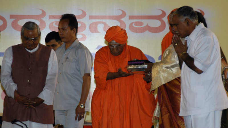 ಮಾಜಿ ಪ್ರಧಾನಿಗೆ ಸಿಕ್ಕಿದೆ 7 ಟಾಪ್ ಗೌರವಗಳು- ನಿಭಾಯಿಸಿದ ಹುದ್ದೆಗಳು ಎಷ್ಟು ಗೊತ್ತೆ?