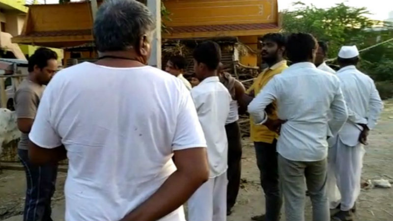 ಹಳೆಯ ದ್ವೇಷಕ್ಕೆ ರೈತನ 3 ಹಸುಗಳಿಗೆ ಕಿಡಿಗೇಡಿಗಳಿಂದ ವಿಷ