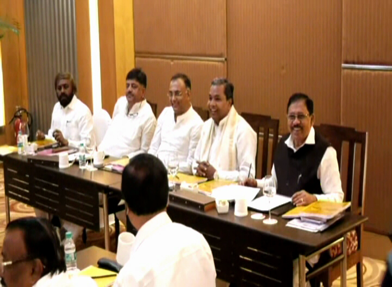 ದಿಢೀರ್ ಉಪಹಾರ ಕೂಟದ ಸಭೆಯಲ್ಲಿ ಚರ್ಚಿಸಿದ್ದೇನು – ಡಿಕೆಶಿ ಹೇಳ್ತಾರೆ ಓದಿ