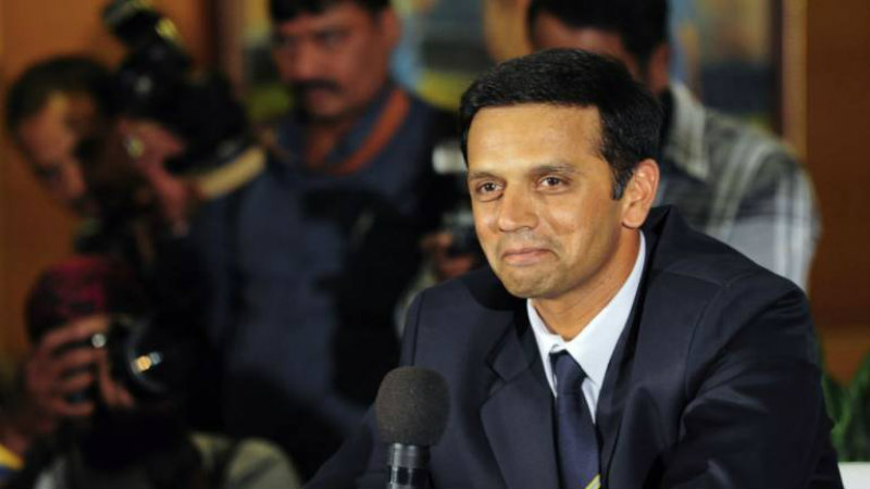 ಬೆಂಗ್ಳೂರು ಎನ್‍ಸಿಎ ಹೆಡ್‍ಕೋಚ್ ರೇಸಿನಲ್ಲಿ ದ್ರಾವಿಡ್