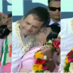 ಸಾರ್ವಜನಿಕ ಸಮಾರಂಭದಲ್ಲಿ ರಾಹುಲ್ ಗಾಂಧಿಗೆ ಸಿಕ್ತು ಮುತ್ತು!