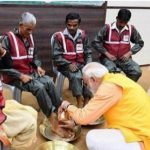 ಕುಂಭ ಮೇಳದ ಸ್ವಚ್ಛತಾ ಕಾರ್ಮಿಕರಿಗೆ ವೈಯಕ್ತಿಕ ಉಳಿತಾಯದಿಂದ 21 ಲಕ್ಷ ರೂ. ದೇಣಿಗೆ