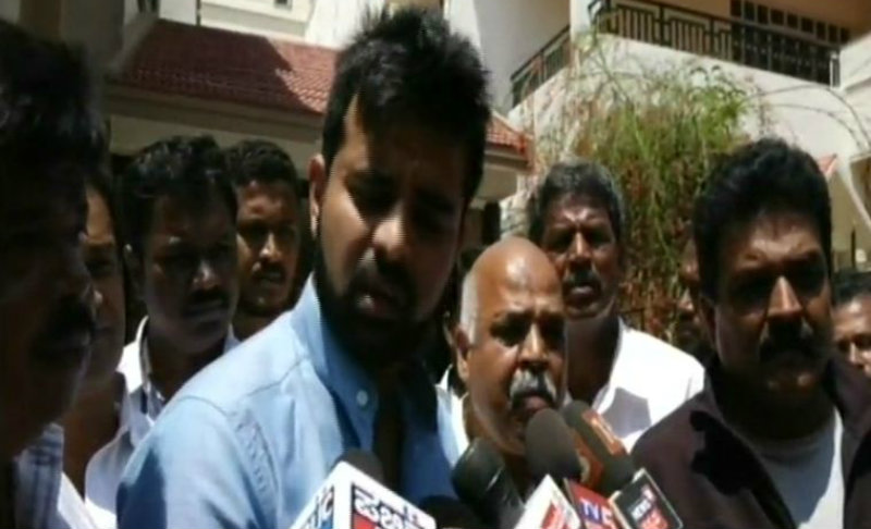 ಎಲ್ಲಾ ಶಾಸಕರೂ ನನ್ನ ತಂದೆಯ ಸ್ಥಾನದಲ್ಲಿ ನಿಂತು ಕೆಲ್ಸ ಮಾಡ್ತಿದ್ದಾರೆ: ಪ್ರಜ್ವಲ್ ರೇವಣ್ಣ