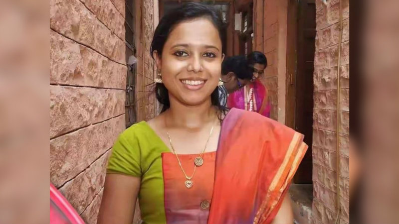 ಆಸ್ಪತ್ರೆಯಲ್ಲೇ ಬೆಂಕಿ ಹಚ್ಚಿಕೊಂಡ ನರ್ಸ್