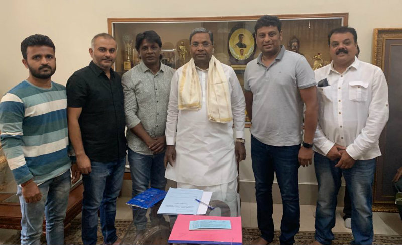 ಸಿದ್ದರಾಮಯ್ಯರನ್ನು ಭೇಟಿ ಮಾಡಿದ ದುನಿಯಾ ವಿಜಯ್