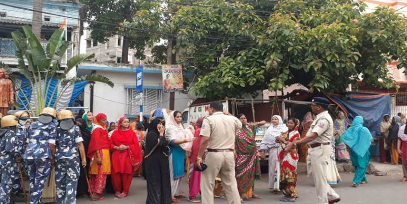 ಪಶ್ಚಿಮ ಬಂಗಾಳದಲ್ಲಿ ಹಿಂಸಾಚಾರ: ಕಚ್ಚಾ ಬಾಂಬ್, ಗುಂಡಿನ ದಾಳಿಗೆ ಇಬ್ಬರ ಸಾವು