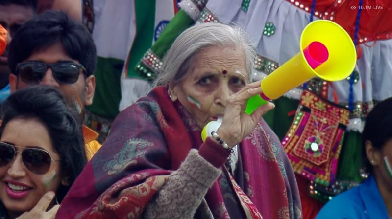 ಟೀಂ ಇಂಡಿಯಾಗೆ ಚಿಯರ್ ಮಾಡಲು ಬಂದ ಹಿರಿಯ ಅಭಿಮಾನಿ ಕಂಡು ನೆಟ್ಟಿಗರು ಫಿದಾ