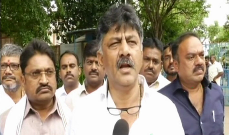 ನನ್ನ ಸ್ನೇಹಿತರ ಭೇಟಿಗೆ ನಾಳೆ ಮುಂಬೈಗೆ ಹೋಗ್ತೀನಿ – ಡಿಕೆಶಿ