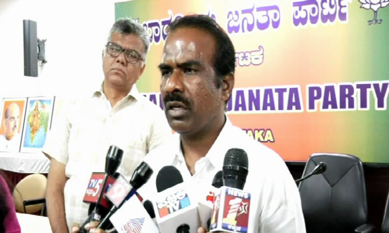 ಪೊಲೀಸ್ ಕಮಿಷನರ್ ಸುಳ್ಳು ಹೇಳಿದ್ದಾರೆ, ಚಂದ್ರು ಕೊಲೆಗೆ ಉರ್ದು ಕಾರಣ: ರವಿಕುಮಾರ್