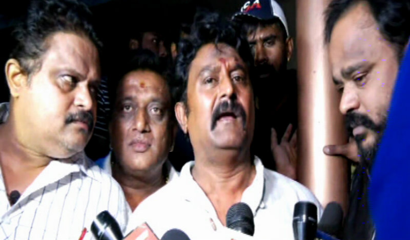 ಅವಾಚ್ಯ ಶಬ್ದಗಳಿಂದ ನಿಂದಿಸಿ, ಥಳಿಸಿದ – ಹಲ್ಲೆ ಹೇಗಾಯ್ತು ವಿವರಿಸಿದ ಕೋಮಲ್