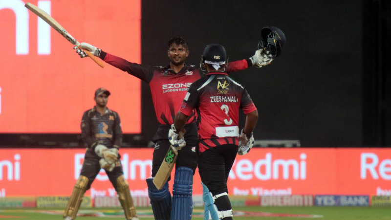 ಒಂದೇ ಪಂದ್ಯದಲ್ಲಿ ಶತಕದೊಂದಿಗೆ 8 ವಿಕೆಟ್ ಪಡೆದು ದಾಖಲೆ ಬರೆದ ಕನ್ನಡಿಗ