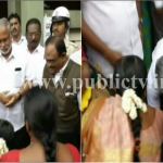 ಸಚಿವರ ಕಾಲಿಗೆ ಬಿದ್ದ ಶಿಕ್ಷಕಿ- ತಪ್ಪೆಂದು ಶಿಕ್ಷಕಿಯ ಕಾಲಿಗೆ ನಮಸ್ಕರಿಸಿದ ಸುರೇಶ್ ಕುಮಾರ್