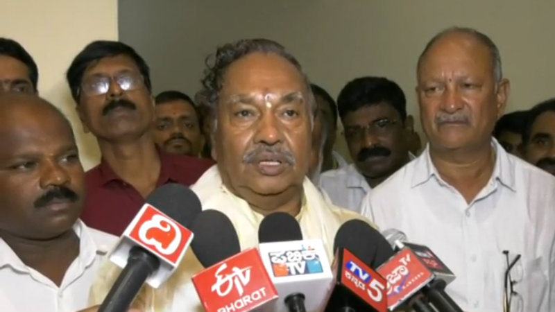 ಅನರ್ಹರು ಮನೆ ಅಳಿಯಂದಿರಂತೆ, ಸುಪ್ರೀಂ ಅವಕಾಶ ನೀಡಿದ್ರೆ ಅವರೇ ಅಭ್ಯರ್ಥಿಗಳು – ಈಶ್ವರಪ್ಪ