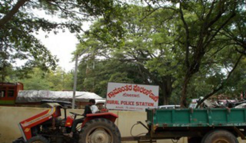 ಬಾಯಿಗೆ ಬಟ್ಟೆ ತುರುಕಿ ವಿವಾಹಿತೆ ಮೇಲೆ ಅತ್ಯಾಚಾರ