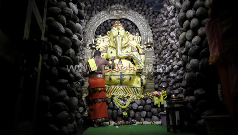 ಬೃಹತ್ ಸಾಲಿಗ್ರಾಮ ಶಿಲಾ ಗಣಪನಿಗೆ 150 ಕೆಜಿ ಬೆಣ್ಣೆ, 3,500 ತೆಂಗಿನಕಾಯಿ ಅಲಂಕಾರ