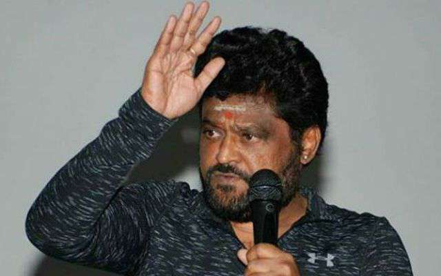 ಶೇಕ್‍ಹ್ಯಾಂಡ್ ಮಾಡೋದ್ರಿಂದ ಅವರ ದರಿದ್ರತನಗಳು ನಮ್ಗೆ ಬರುತ್ತೆ: ಜಗ್ಗೇಶ್