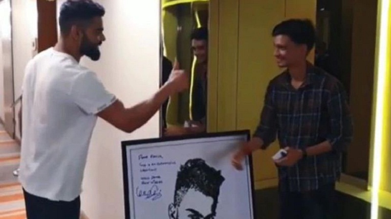 ಹಳೆ ಮೊಬೈಲ್ ಬಳಸಿ ಕೊಹ್ಲಿ ಭಾವಚಿತ್ರ ಬಿಡಿಸಿದ ಅಭಿಮಾನಿ – ವಿಡಿಯೋ ವೈರಲ್