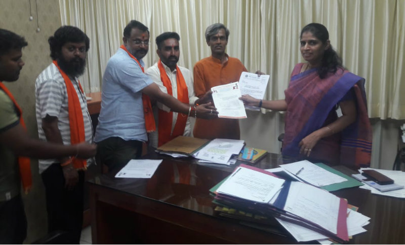 ಸಾವರ್ಕರ್ ಬಗ್ಗೆ ವಿವಾದಾತ್ಮಕ ಪುಸ್ತಕ ಪ್ರಕಟಿಸಿರೋ ಕಾಂಗ್ರೆಸ್ ವಿರುದ್ಧ ಕ್ರಮಕ್ಕೆ ಮನವಿ