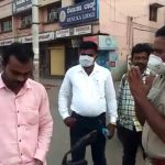ನಿಮ್ಗೆ ಹೊಡೀತಿಲ್ಲ, ಬಡೀತಿಲ್ಲ ದಯವಿಟ್ಟು ಹೊರಗೆ ಬರ್ಬೇಡಿ: ಕೈ ಮುಗಿದು ಪೊಲೀಸರು ಮನವಿ