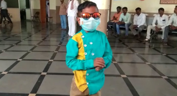 ಮಾಸ್ಕ್ ಹಾಕಿಕೊಂಡು ಡಿಸಿ ಭೇಟಿ ಮಾಡಿದ ಅರ್ಜುನ್ ಇಟಗಿ