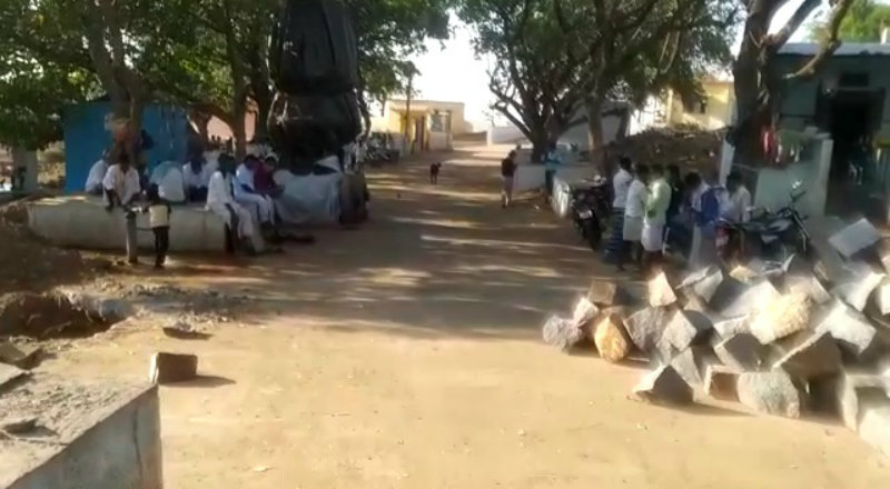 ಬೆಂಗ್ಳೂರಿನಿಂದ ಬಂದ ವ್ಯಕ್ತಿ ಏಕಾಏಕಿ ಸಾವು- ಭಯಭೀತರಾಗಿರುವ ಗ್ರಾಮಸ್ಥರು