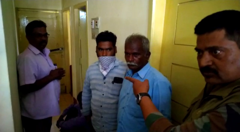 ಕೊರೊನಾ ಭೀತಿಯ ನಡುವೆಯೂ ಮರಕಳ್ಳತನ – ಕಳ್ಳರಿಗೆ ಲಾಠಿ ಏಟು