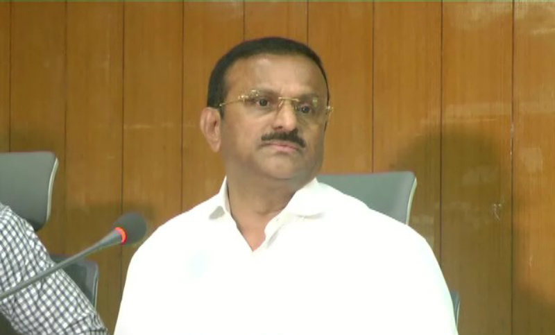 ಮಾಸ್ಕ್, ಸ್ಯಾನಿಟೈಜರ್ ಅಧಿಕ ಬೆಲೆಗೆ ಮಾರಾಟ ಮಾಡಿದರೆ ಕ್ರಮ: ಡಿಸಿ ಎಚ್ಚರಿಕೆ