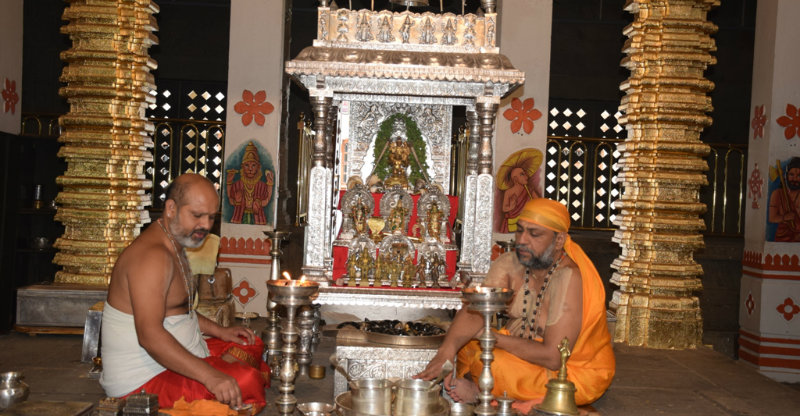 ಇಂದಿನಿಂದ ಮಂತ್ರಾಲಯದಲ್ಲಿ ರಾಯರ ದರ್ಶನಕ್ಕೆ ಅವಕಾಶ