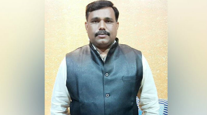 ಕಚೇರಿಯಲ್ಲೇ ಕಿಸ್ಸಿಂಗ್ ಪ್ರಕರಣ- ತಹಶೀಲ್ದಾರ್ ವಿರುದ್ಧ ಮಹಿಳೆ ದೂರು