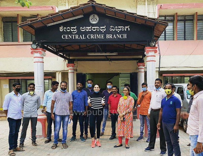 ಲಾಕ್‌ಡೌನ್‌ ವೇಳೆ ಸಿಸಿಬಿ ಪೊಲೀಸರಿಗೆ ಸ್ಯಾನಿಟೈಸರ್‌, ಮಾಸ್ಕ್‌ ಕೊಟ್ಟಿದ್ದ ರಾಗಿಣಿ