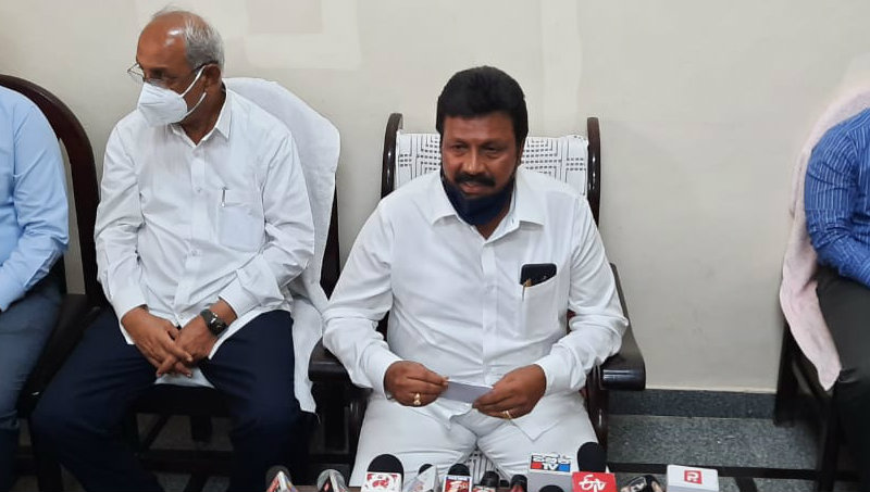 ಡ್ರಗ್‍ನಲ್ಲಿ ಎಲ್ಲರೂ ಪವಿತ್ರರು, ಪತಿವ್ರತೆಯರು ಎಂದು ಹೇಳಕ್ಕಾಗಲ್ಲ: ಬಿ.ಸಿ ಪಾಟೀಲ್