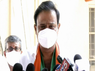 ಕಣ್ಣೀರಿಟ್ಟ ಬಿಜೆಪಿ ಅಭ್ಯರ್ಥಿ ಮುನಿರತ್ನ