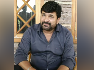 ಸುಪ್ರೀಂ ಆದೇಶ ಗೊತ್ತಿದ್ದರೂ ಹೈಕಮಾಂಡ್ ನಿಮಗೆ ಅಲ್ಲಿ ಟಿಕೆಟ್ ನೀಡಿದ್ಯಾ – ವಿನಯ್ ಕುಲಕರ್ಣಿ ಪರ ವಕೀಲರಿಗೆ ಹೈಕೋರ್ಟ್ ಚಾಟಿ