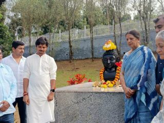 ಸಿದ್ಧಾರ್ಥ್ ಹೆಗ್ಡೆ ಸಮಾಧಿ ಬಳಿ ಬುದ್ಧನ ವಿಗ್ರಹ ಪ್ರತಿಷ್ಠಾಪಿಸಿದ ವಿನಯ್ ಗುರೂಜಿ