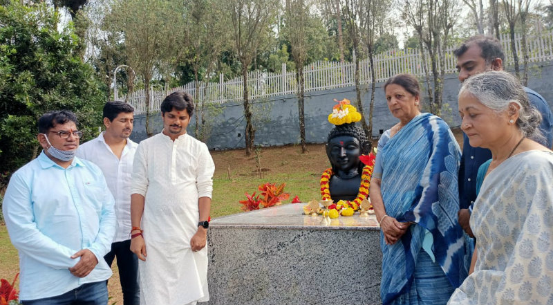 ಸಿದ್ಧಾರ್ಥ್ ಹೆಗ್ಡೆ ಸಮಾಧಿ ಬಳಿ ಬುದ್ಧನ ವಿಗ್ರಹ ಪ್ರತಿಷ್ಠಾಪಿಸಿದ ವಿನಯ್ ಗುರೂಜಿ