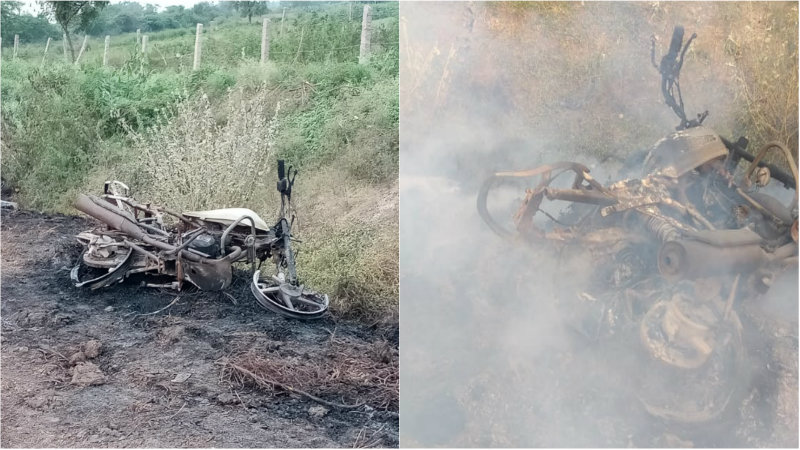 ರಸ್ತೆ ಪಕ್ಕದಲ್ಲಿ ಹುಲ್ಲಿಗೆ ಹಚ್ಚಿದ್ದ ಬೆಂಕಿಯಿಂದ ಸುಟ್ಟು ಕರಕಲಾಯಿತು ಬೈಕ್