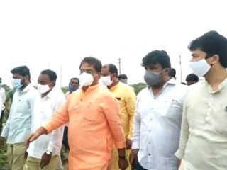 10 ನಿಮಿಷದಲ್ಲೇ ಪ್ರವಾಹ ಪ್ರವಾಸ ಮಾಡಿದ ಆರ್ ಅಶೋಕ್