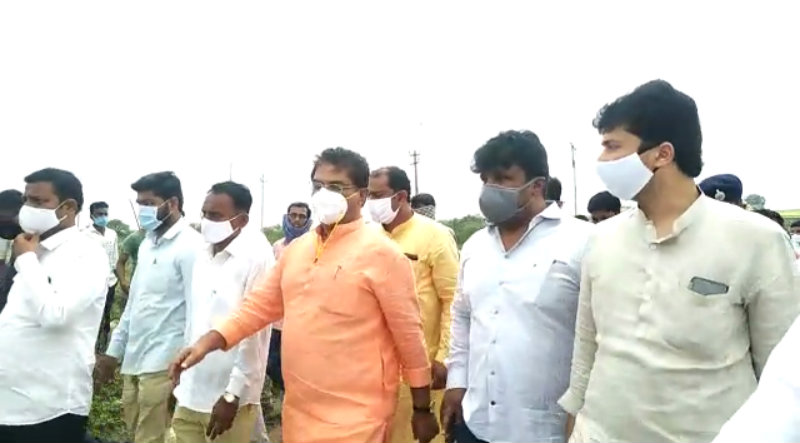 10 ನಿಮಿಷದಲ್ಲೇ ಪ್ರವಾಹ ಪ್ರವಾಸ ಮಾಡಿದ ಆರ್ ಅಶೋಕ್
