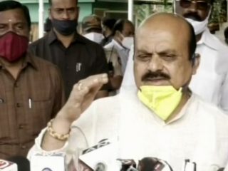 ಆರಂಭದಲ್ಲಿ ದೇಶದ 30 ಕೋಟಿ ಜನರಿಗೆ ಲಸಿಕೆ – ಚುನಾವಣಾ ಬೂತ್‍ಗಳ ಮಾದರಿಯಲ್ಲಿ ಹಂಚಿಕೆ