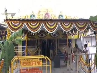 ವರ್ಷಕ್ಕೊಮ್ಮೆ ಬಾಗಿಲು ತೆರೆಯುವ ಹಾಸನಾಂಬೆ ದರ್ಶನಕ್ಕೆ ವಿಐಪಿ ಪಾಲಿಟಿಕ್ಸ್- ಸಾಮಾನ್ಯ ಭಕ್ತರ ಆಕ್ರೋಶ