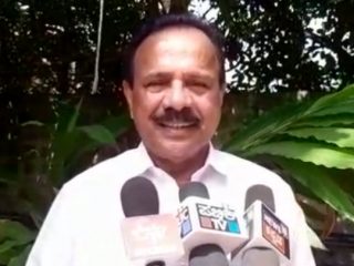 ಕಾಂಗ್ರೆಸ್ ಹಡಗು ಸಮುದ್ರದ ಮಧ್ಯದಲ್ಲಿ ಸಿಲುಕಿ ಗಿರಗಿರನೆ ತಿರುಗುತ್ತಿದೆ: ಸದಾನಂದಗೌಡ
