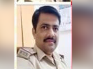 ಪೊಲೀಸ್ ಅಧಿಕಾರಿಗೆ 1 ವಾರ ಕಸ ಗುಡಿಸೋ ಶಿಕ್ಷೆ ವಿಧಿಸಿದ ಕಲಬುರಗಿ ಹೈಕೋರ್ಟ್!