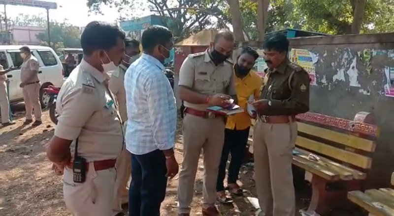 ತಲೆಯ ಮೇಲೆ ಕಲ್ಲು ಎತ್ತಿ ಹಾಕಿ ವ್ಯಕ್ತಿಯ ಬರ್ಬರ ಹತ್ಯೆ