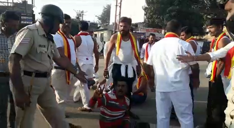 ಬಂದ್ ವೇಳೆ ಕುಡುಕನ ರಂಪಾಟಕ್ಕೆ ಪೊಲೀಸರು ಸುಸ್ತು