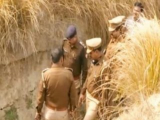 ತಲೆಇಲ್ಲದ ಮೃತ ದೇಹ ಚರಂಡಿಯಲ್ಲಿ ಪತ್ತೆ- ಗ್ರಾಮಸ್ಥರಲ್ಲಿ ಆತಂಕ