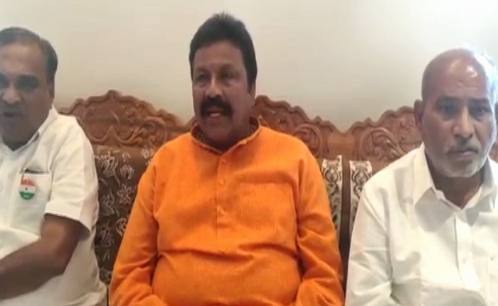 ದೆಹಲಿಯಲ್ಲಿ ಪ್ರತಿಭಟನೆ ಮಾಡೋ ರೈತರು ಭಯೋತ್ಪಾದಕರು: ಮತ್ತೆ ನಾಲಗೆ ಹರಿಬಿಟ್ಟ ಕೌರವ